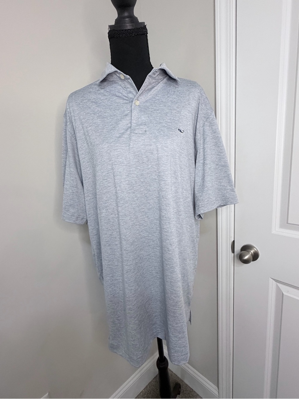 Vineyard Vines Light Gray Men's Polo Shirt with Subtle Logo Performance Wear